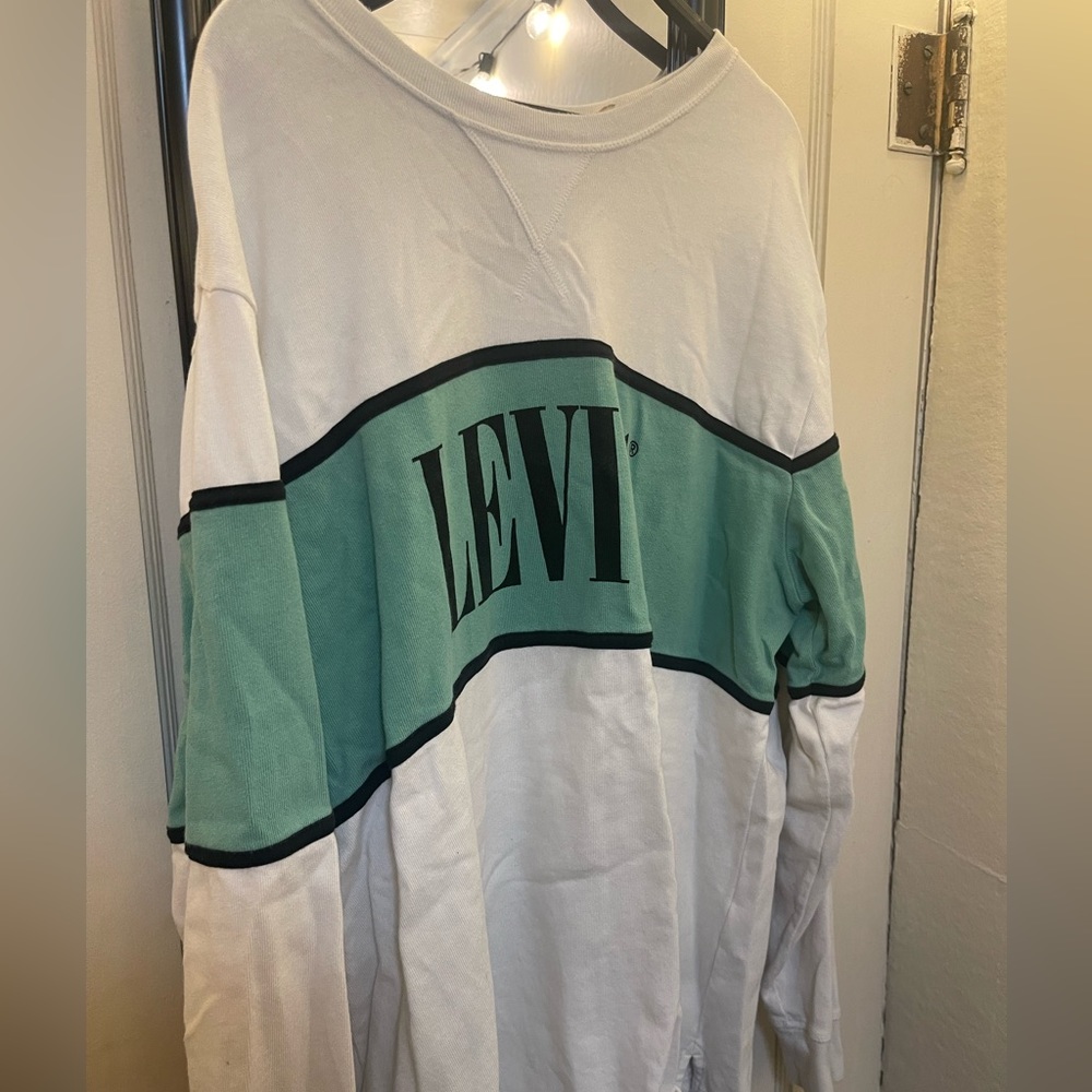 Levi’s relaxed fit crewneck sweatshirt